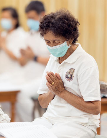 การแต่งกายนักปฏิบัติธรรม