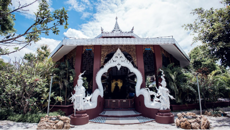 พระวิหารอริยมรรค 8 เหลี่ยม